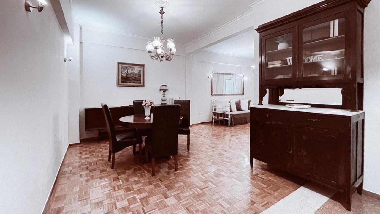 Vintage 2-Bedroom Apt In The Heart Of The City Athens Exterior photo