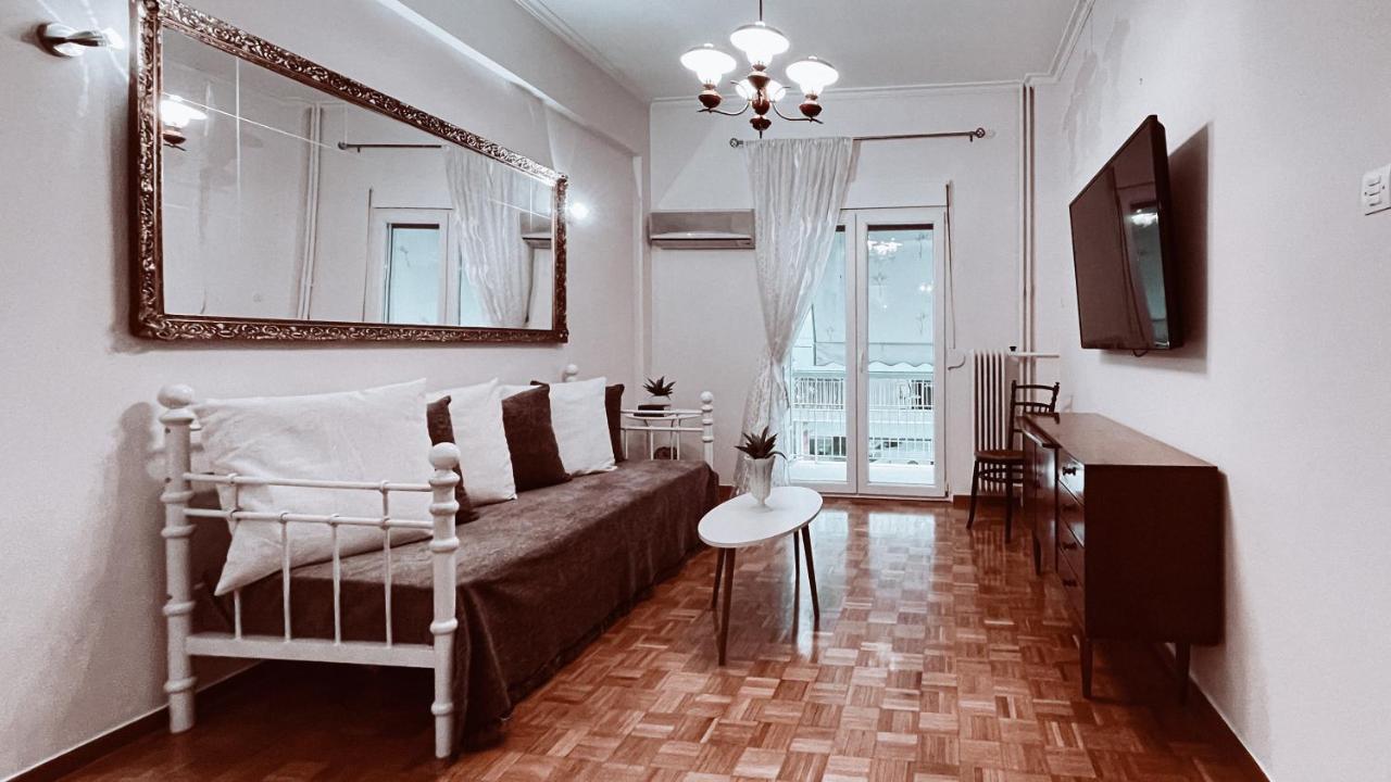 Vintage 2-Bedroom Apt In The Heart Of The City Athens Exterior photo