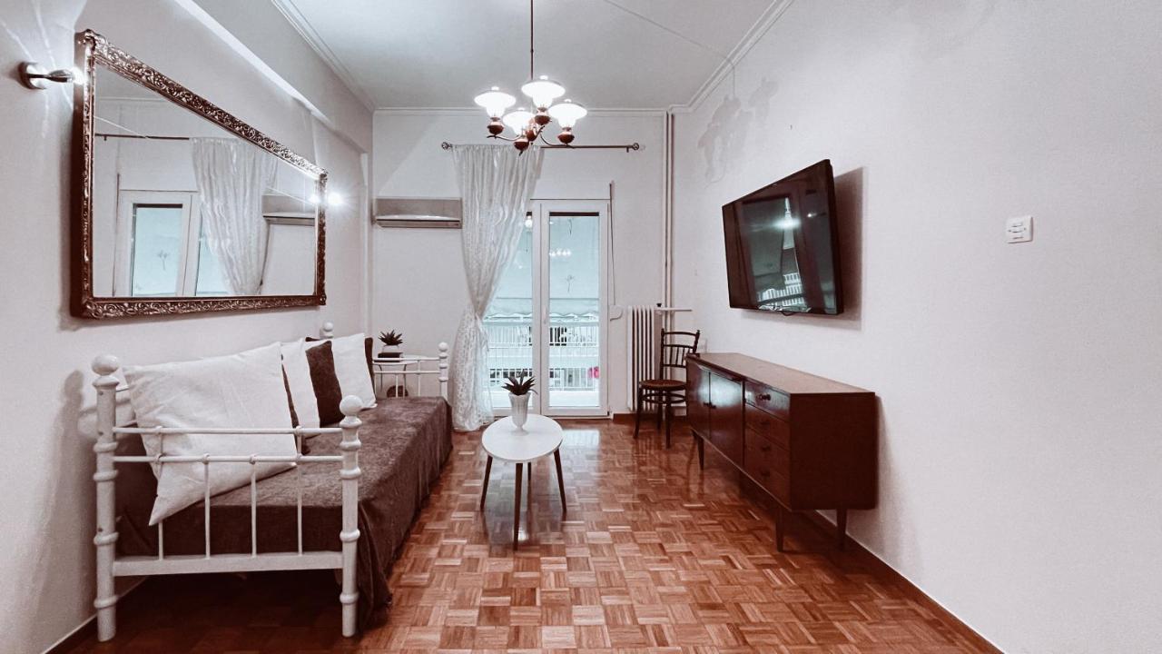 Vintage 2-Bedroom Apt In The Heart Of The City Athens Exterior photo